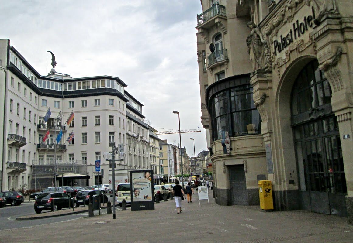 Radisson Blu Hotel Schwarzer Bock วิสบาเดน ภายนอก รูปภาพ